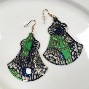 💥3/$28 NWT Art Deco Wooden Etched Bell Dangle Earrings ~ Cutout Unique Earrings